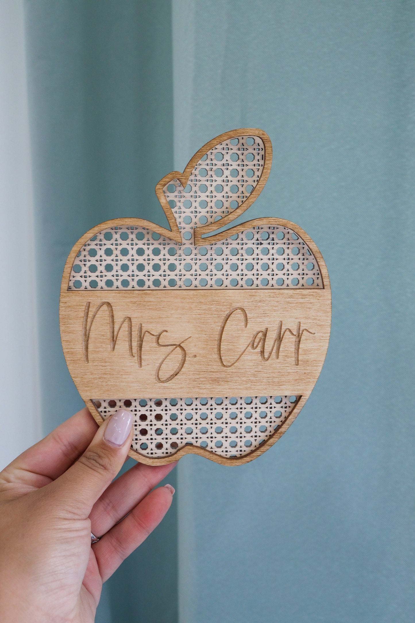 Personalized Teacher Rattan Apple Desk Plaque | Personalized Teacher Door Hanger | Boho Teacher Decor | New Teacher Gift | Wooden Teacher